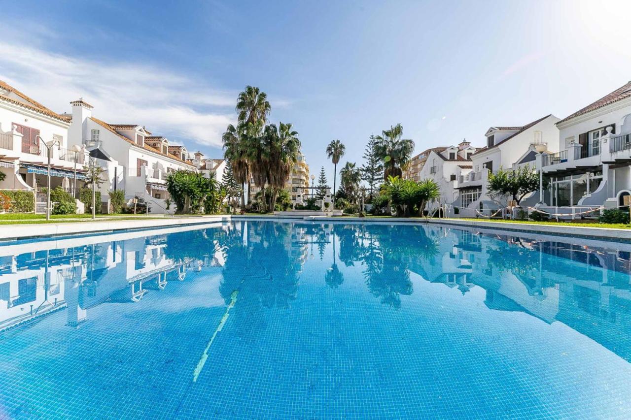 Sur Suites Castillo Fuengirola Bagian luar foto