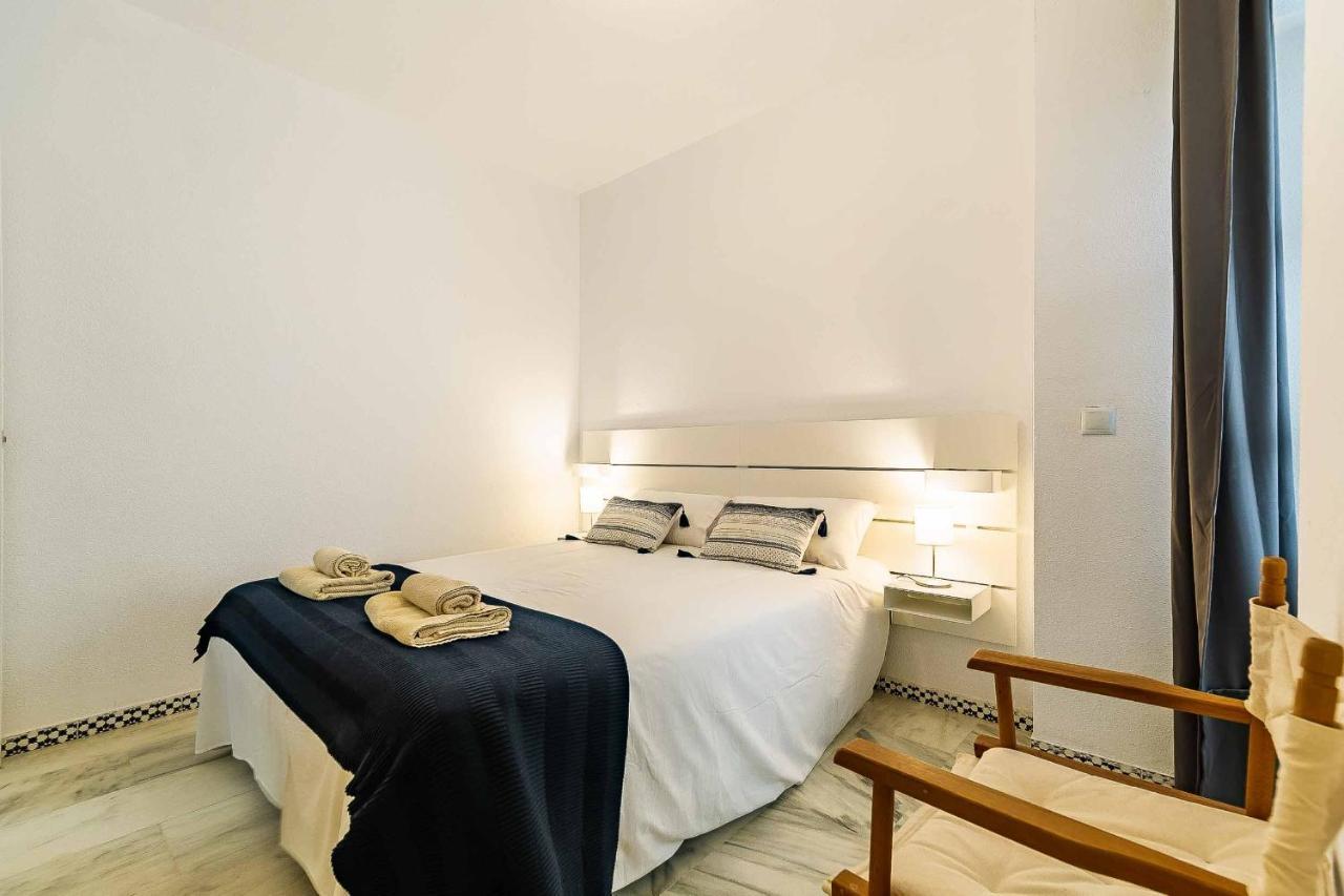 Sur Suites Castillo Fuengirola Bagian luar foto