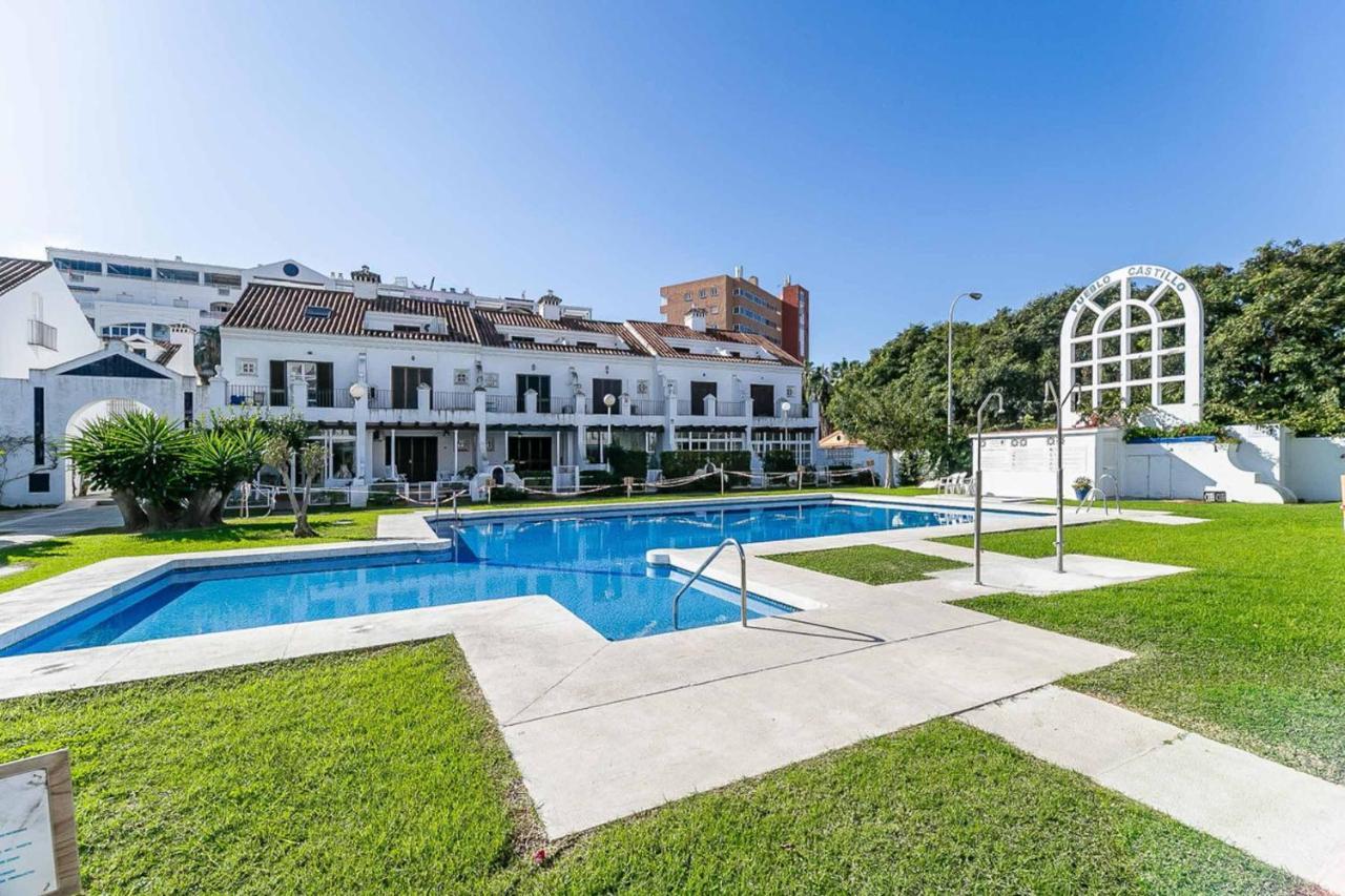Sur Suites Castillo Fuengirola Bagian luar foto